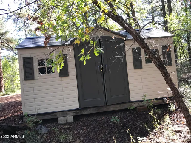 $1,030,000 | 300 East White Mountain Boulevard, Lakeside, AZ 85929