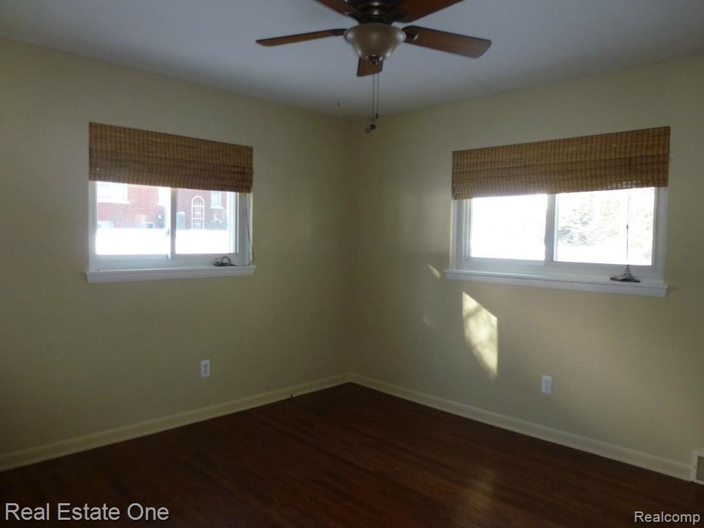 970 Bloomer Road Rochester, MI 48307 - Photo 18 of 30 009.jpg