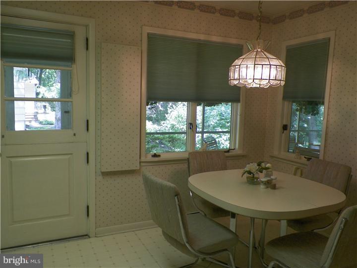 30 Farm Road Trenton, NJ 08638 - Photo 11 of 21 Breakfast Room