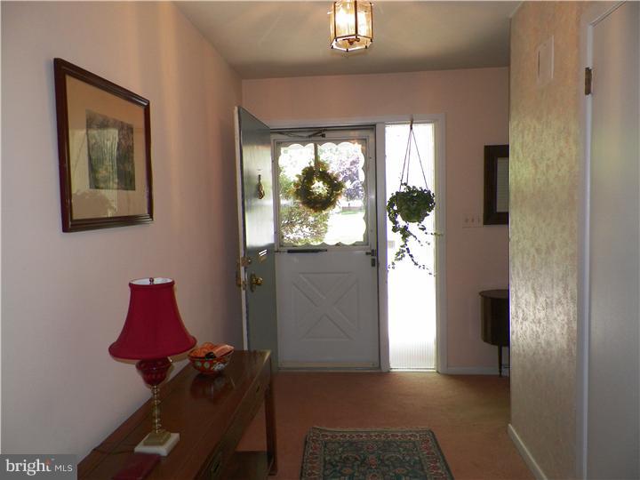 30 Farm Road Trenton, NJ 08638 - Photo 3 of 21 Foyer