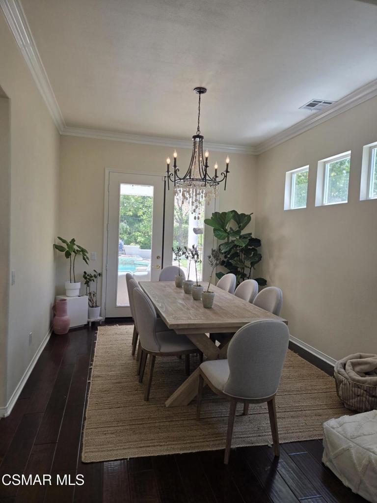 6364 Deerbrook Road Oak Park, CA 91377 - Photo 5 of 22