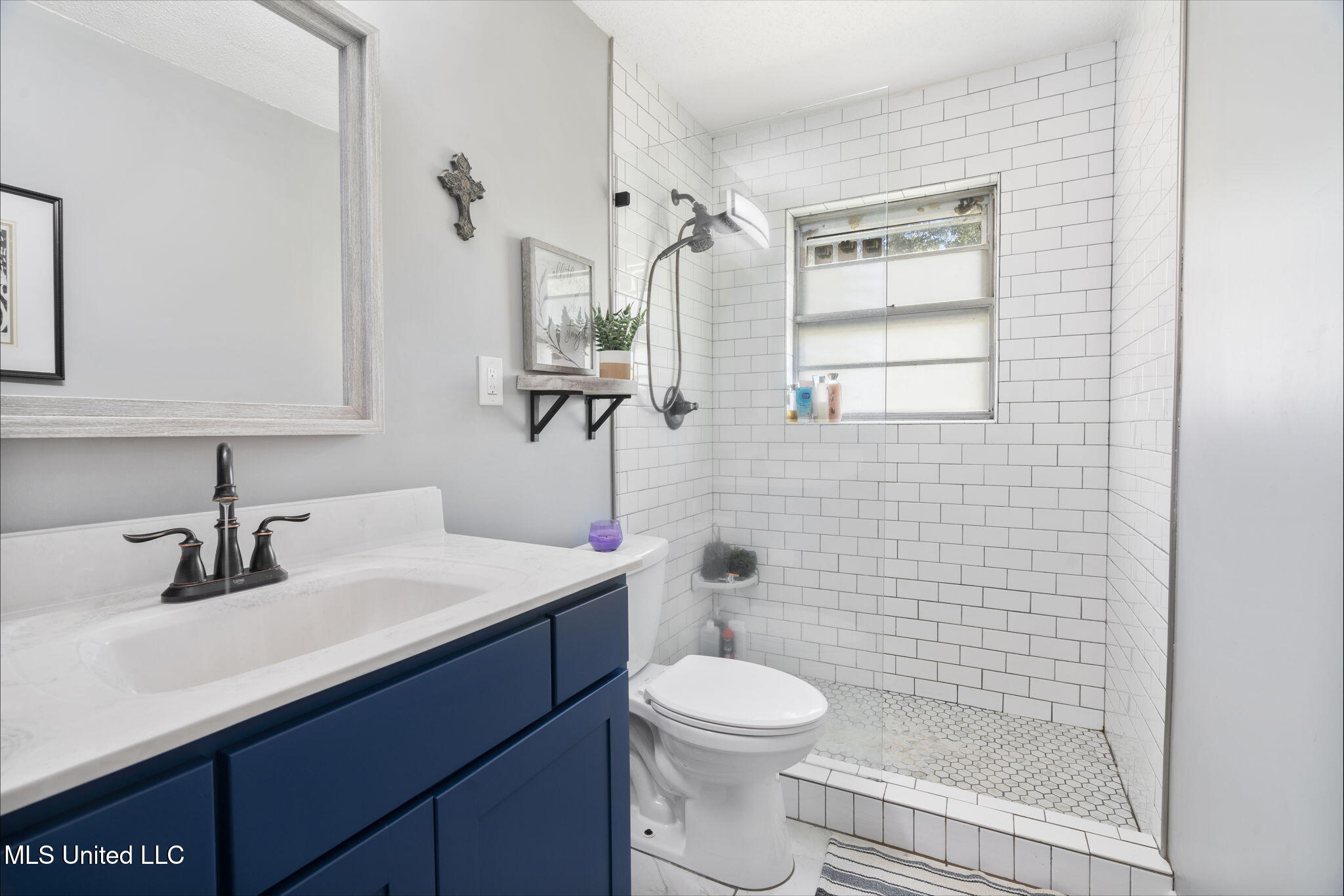 5011 Sycamore Road Coldwater, MS 38618 - Photo 18 of 31 Updated Bathroom!