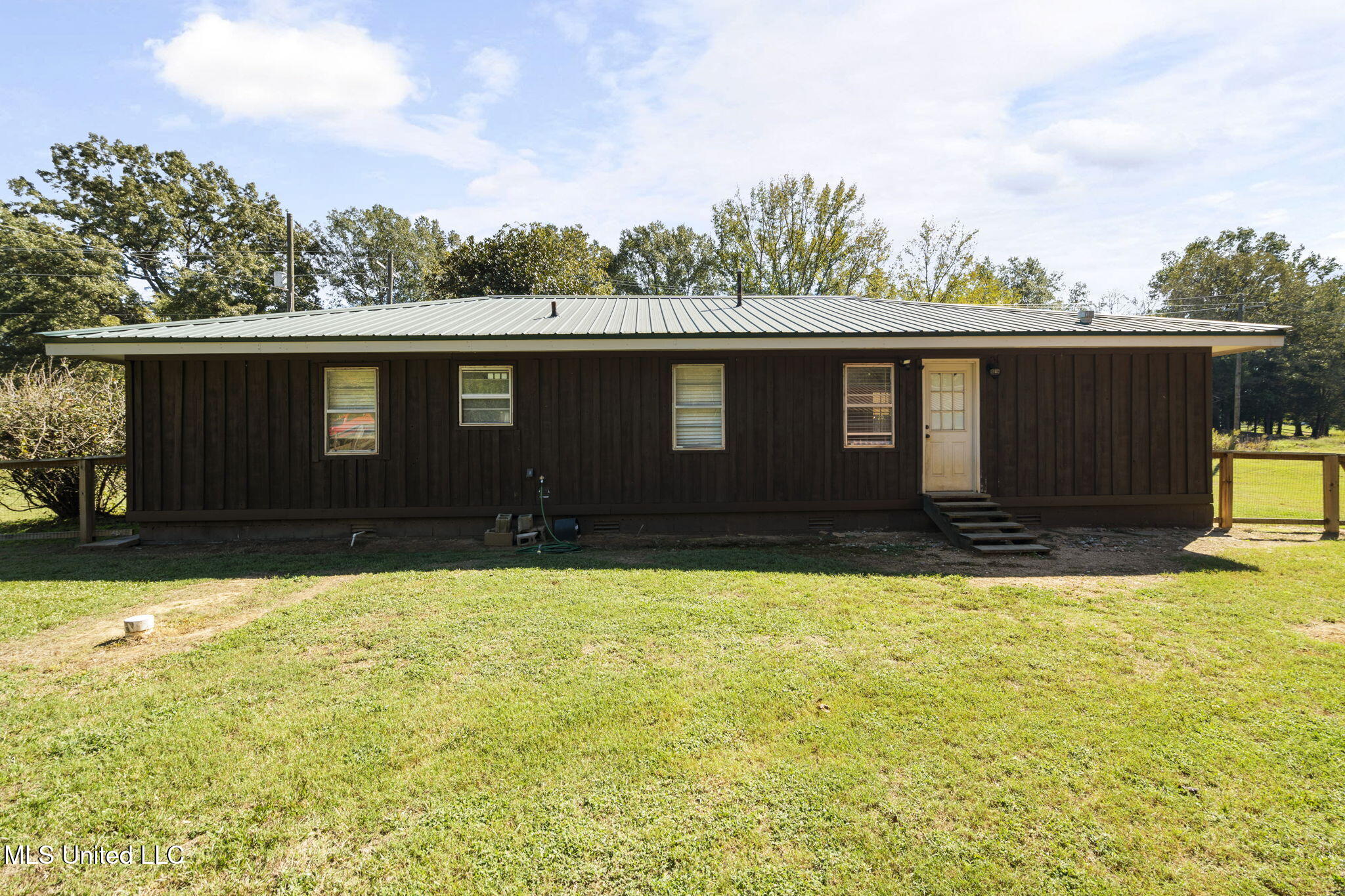 5011 Sycamore Road Coldwater, MS 38618 - Photo 21 of 31 Back view!
