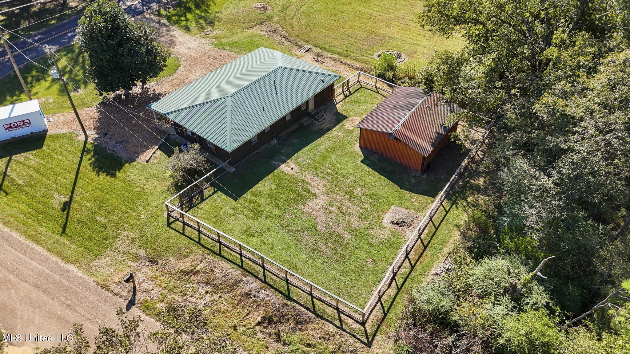 5011 Sycamore Road Coldwater, MS 38618 - Photo 27 of 31 Backyard is fenced!