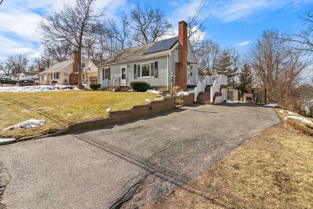 190 West Allen Ridge Road Springfield, MA 01118 - Photo 2 of 39 a view of a street with houses