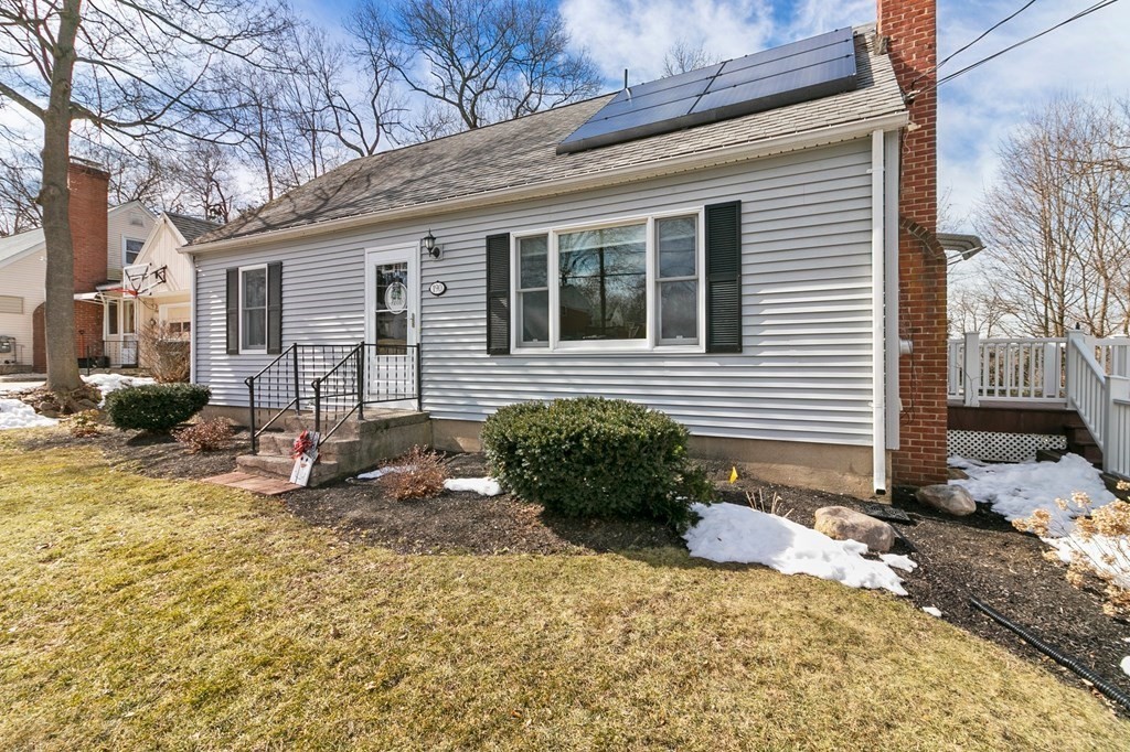 190 West Allen Ridge Road Springfield, MA 01118 - Photo 4 of 39 a view of a house with a yard