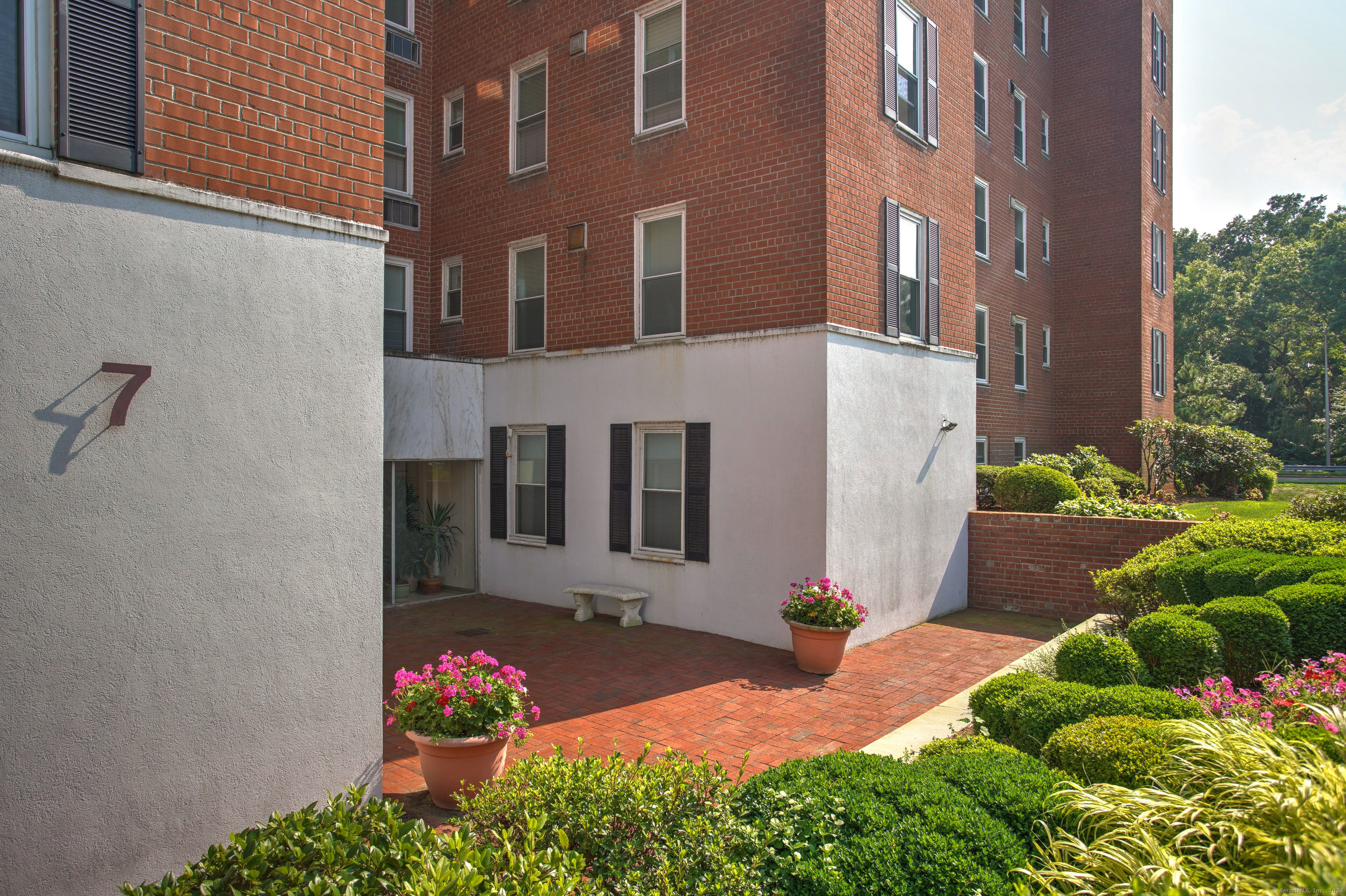 7 4th Street, Unit 5F Stamford, CT 06905 - Photo 2 of 33