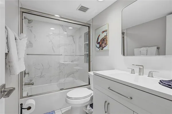 $695,000 | 1801 Gulf Drive North, Unit 142, Bradenton Beach, FL 34217