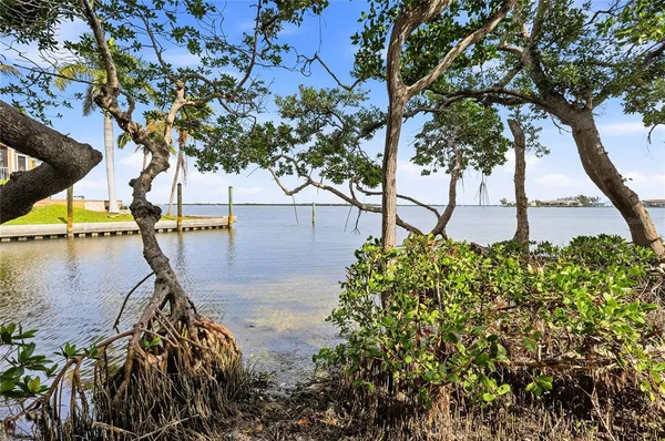 $695,000 | 1801 Gulf Drive North, Unit 142, Bradenton Beach, FL 34217