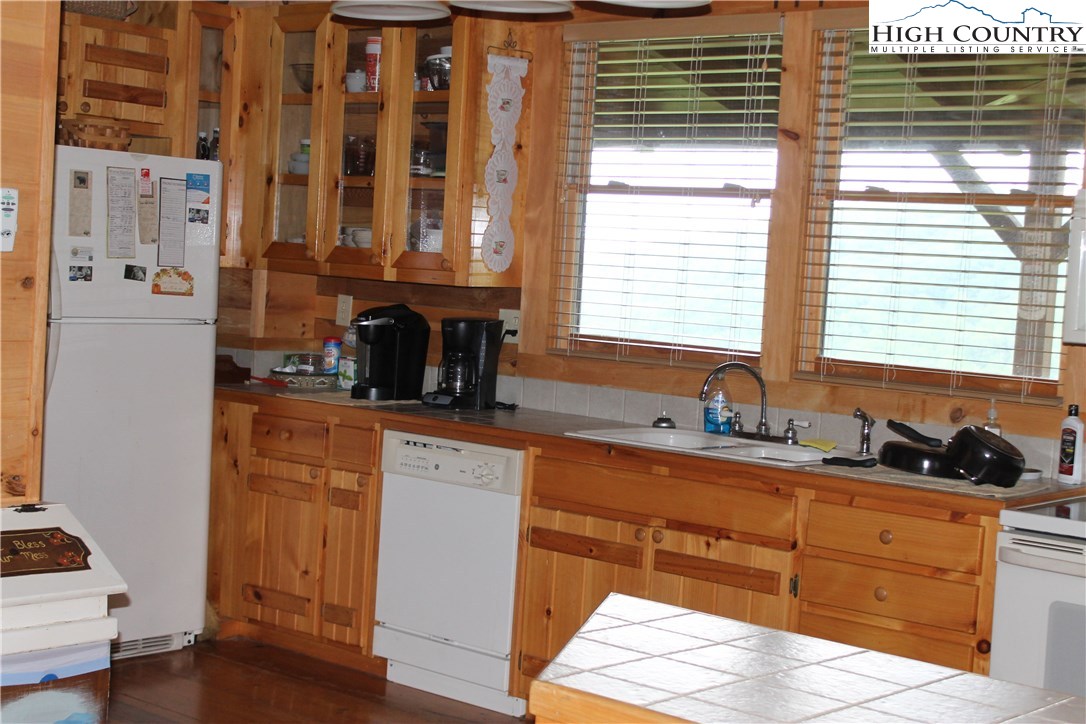 501 Nettles Ridge Road Banner Elk, NC 28604 - Photo 15 of 34 Gallery Image 15