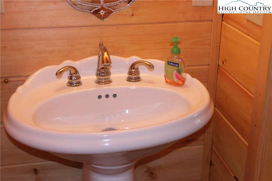 501 Nettles Ridge Road Banner Elk, NC 28604 - Photo 33 of 34 Gallery Image 33
