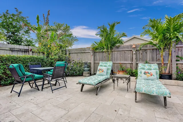 $545,000 | 10290 Carmen Lane, Royal Palm Beach, FL 33411