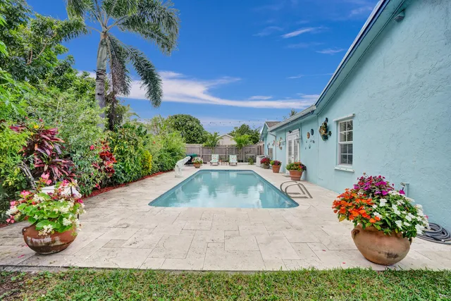 $545,000 | 10290 Carmen Lane, Royal Palm Beach, FL 33411