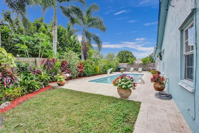 $545,000 | 10290 Carmen Lane, Royal Palm Beach, FL 33411