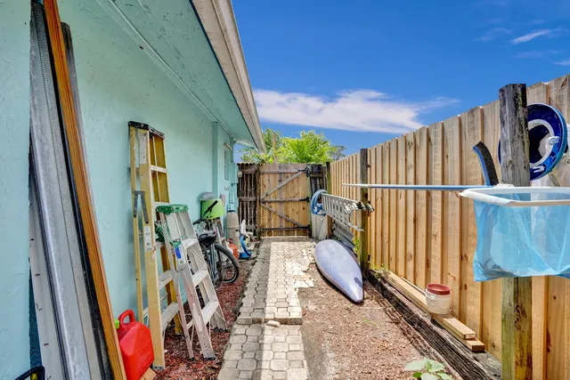 $545,000 | 10290 Carmen Lane, Royal Palm Beach, FL 33411