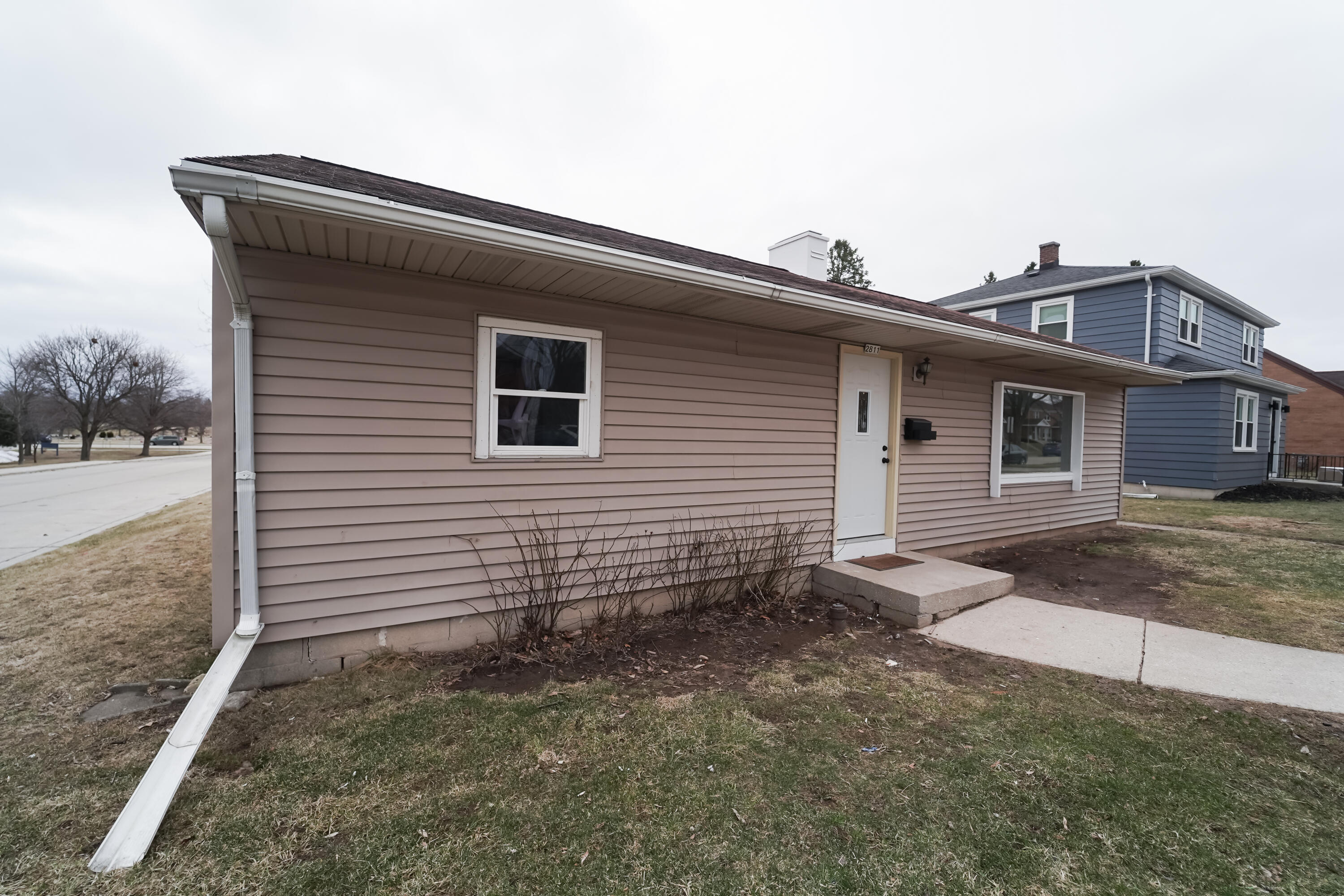 2811 North 11th Street Sheboygan, WI 53083 - Photo 1 of 11 Front