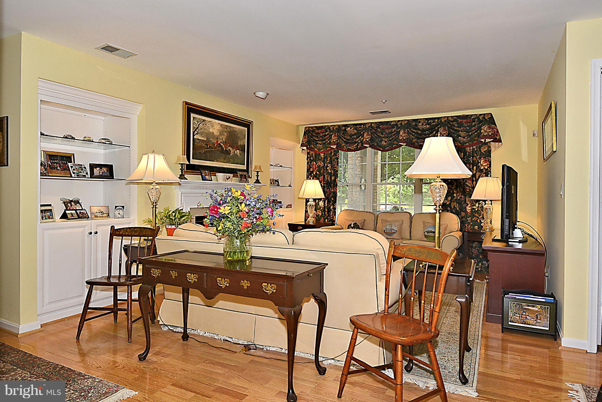 12310 Rosslare Ridge Road, Unit 107 Lutherville-Timonium, MD 21093 - Photo 5 of 18 Living Room