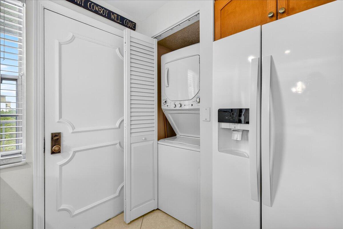 1 Harbourside Drive, Unit 3505 Delray Beach, FL 33483 - Photo 12 of 38 a bathroom with a shower and a sink