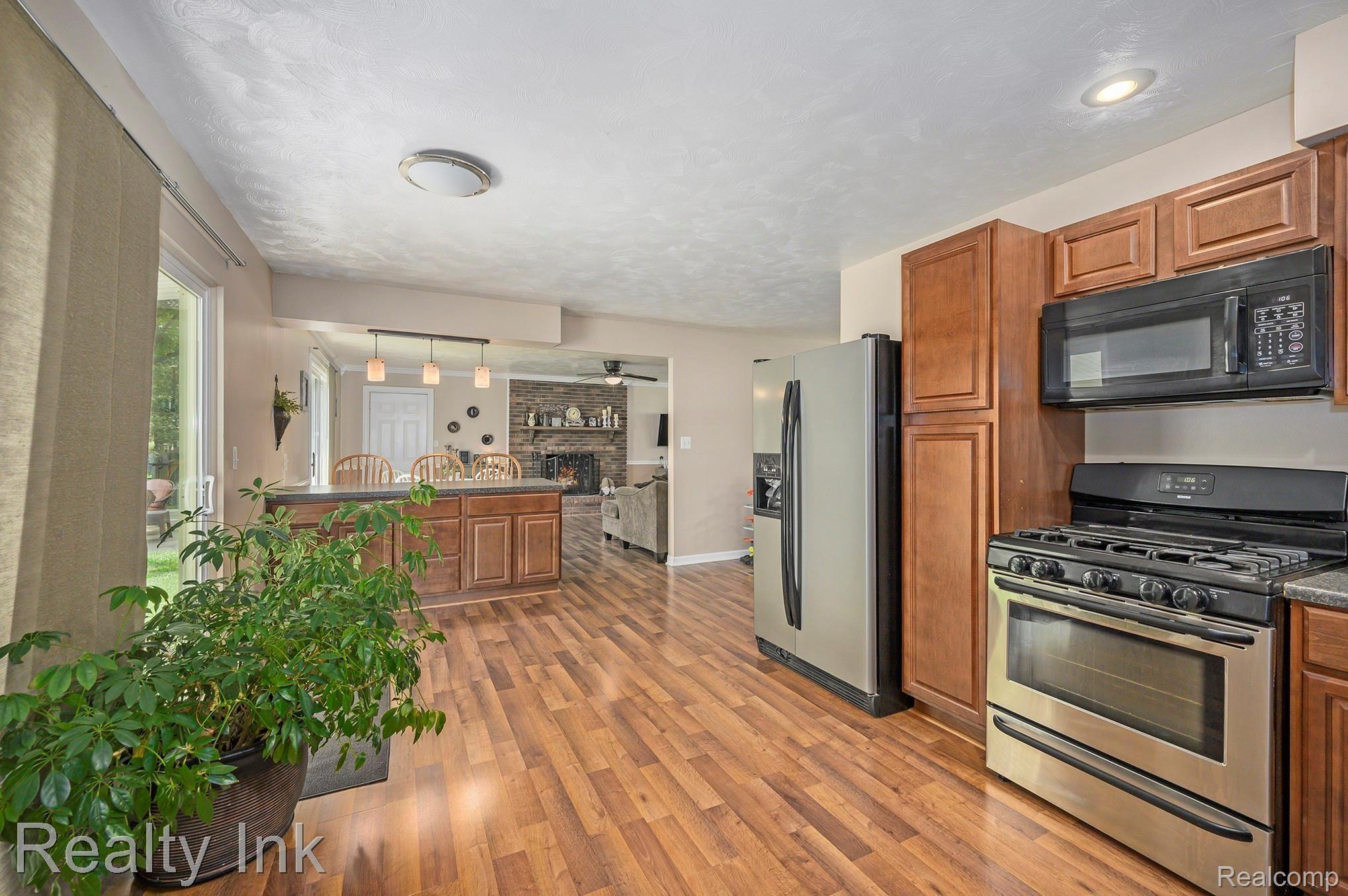61803 Rambling Way South Lyon, MI 48178 - Photo 8 of 27 61803 Rambling_9.jpg