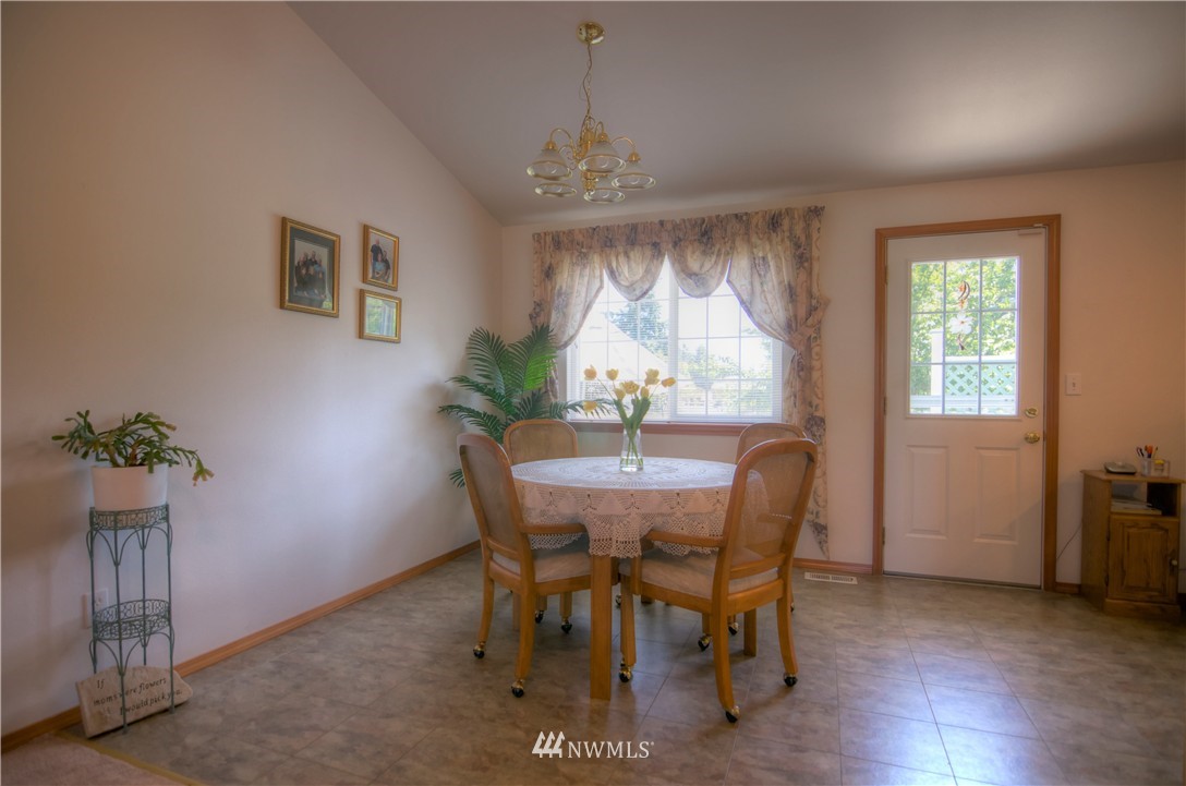 5041 188th Court Southwest Rochester, WA 98579 - Photo 9 of 25