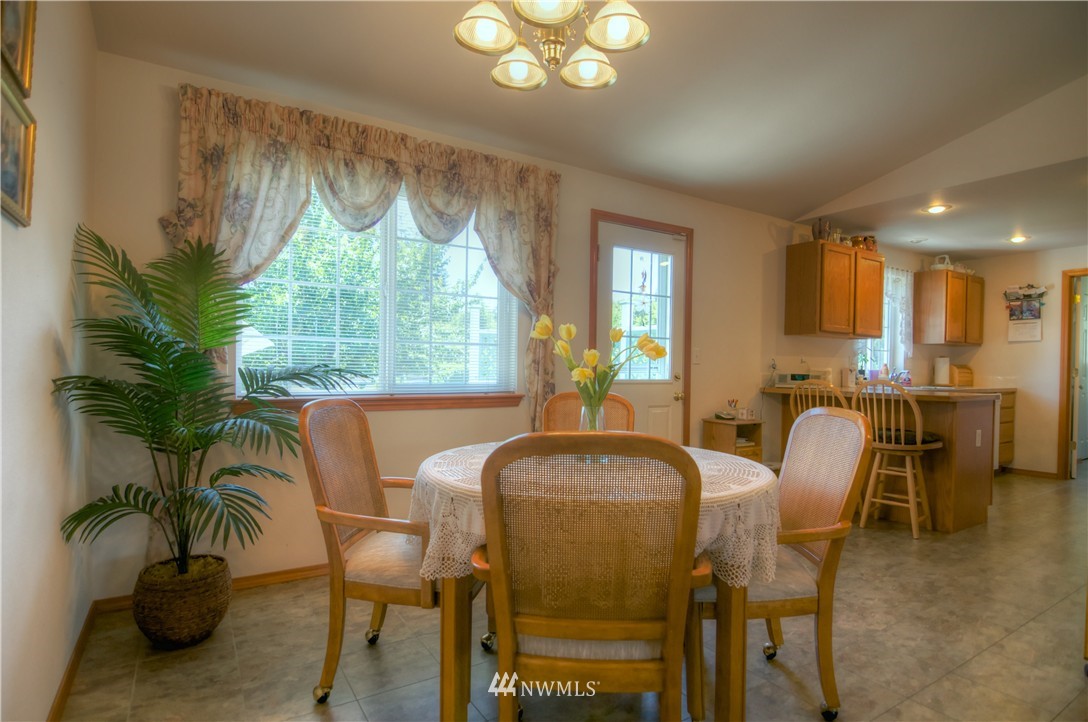 5041 188th Court Southwest Rochester, WA 98579 - Photo 10 of 25