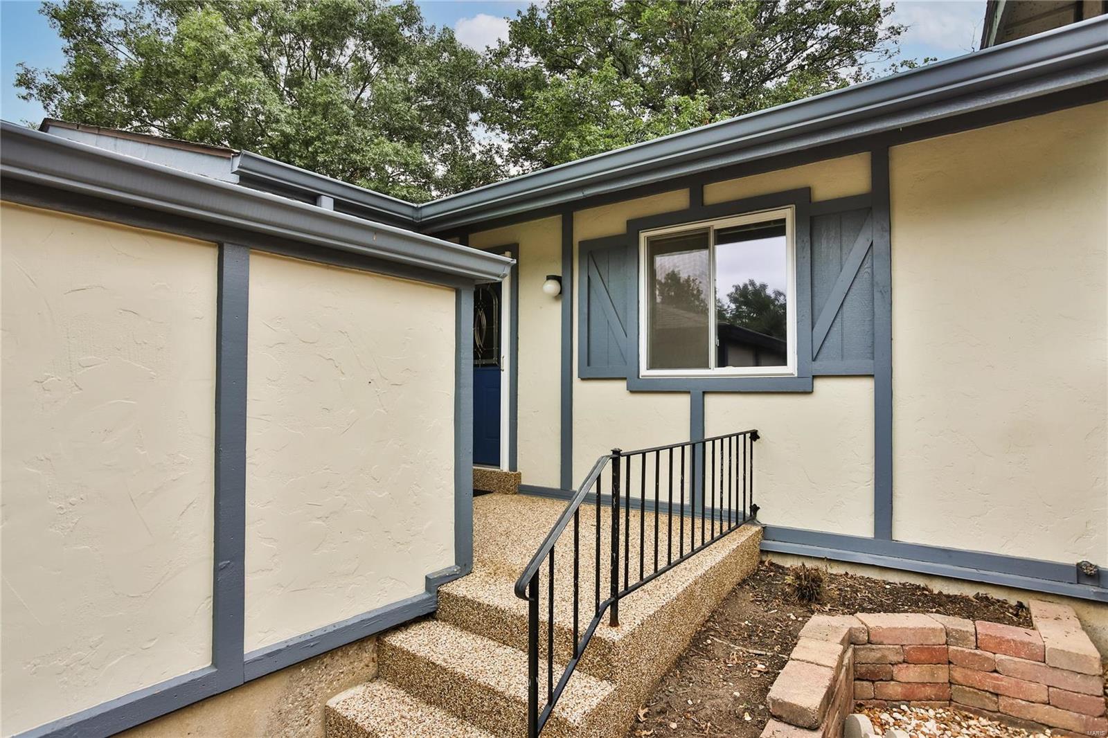 719 Claygate Court Manchester, MO 63021 - Photo 3 of 24 Gallery Image 3