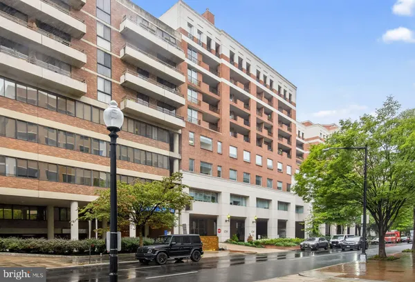 $2,850 | 1230 23rd Street Northwest, Unit 707, Washington, DC 20037