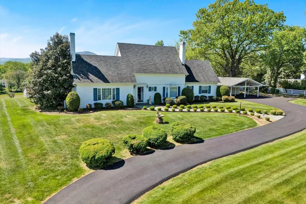 $900,000 | 4230 Grandin Rd Extension Southwest, Roanoke, VA 24018
