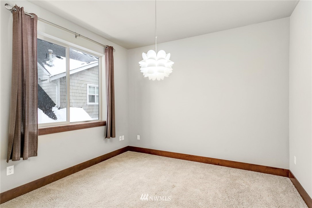 3915 Northeast 3rd Place Renton, WA 98056 - Photo 21 of 28