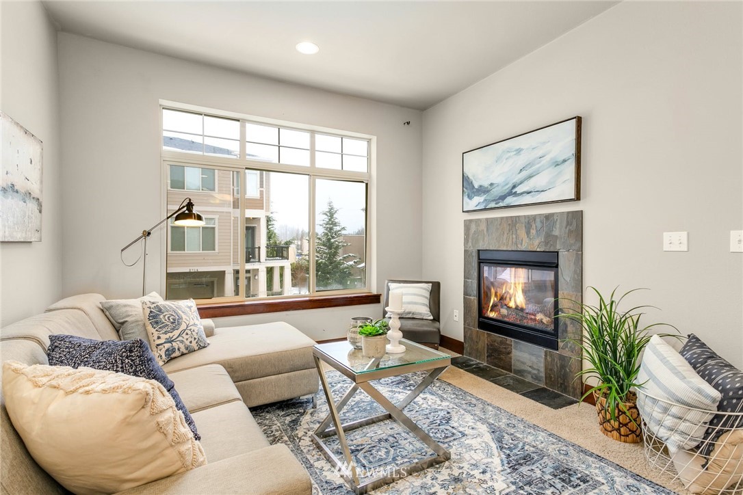3915 Northeast 3rd Place Renton, WA 98056 - Photo 4 of 28