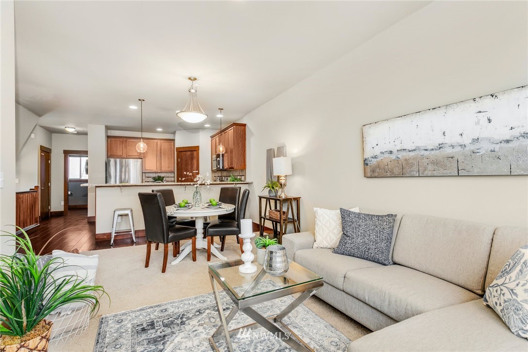 3915 Northeast 3rd Place Renton, WA 98056 - Photo 5 of 28