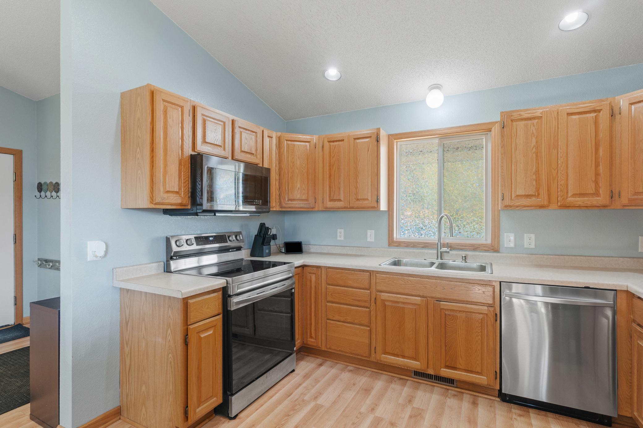 561 12th Street Southwest Faribault, MN 55021 - Photo 8 of 29