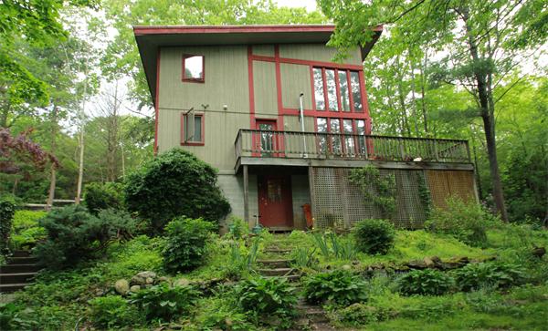 26 Grass Hill Road Whately, MA 01039 - Photo 1 of 20 Gallery Image 1