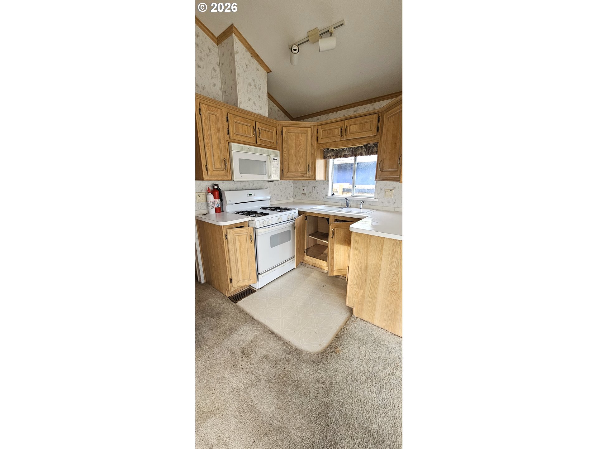 3360 Highway 101, Unit 3 Depoe Bay, OR 97341 - Photo 11 of 18