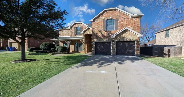 $529,990 | 907 Greenfield Court, Kennedale, TX 76060