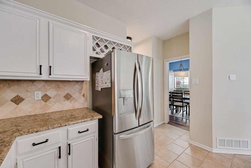 819 Canal Street Irving, TX 75063 - Photo 13 of 32