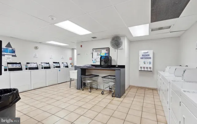 $1,195 | 1324 Locust Street, Unit 1508, Philadelphia, PA 19107