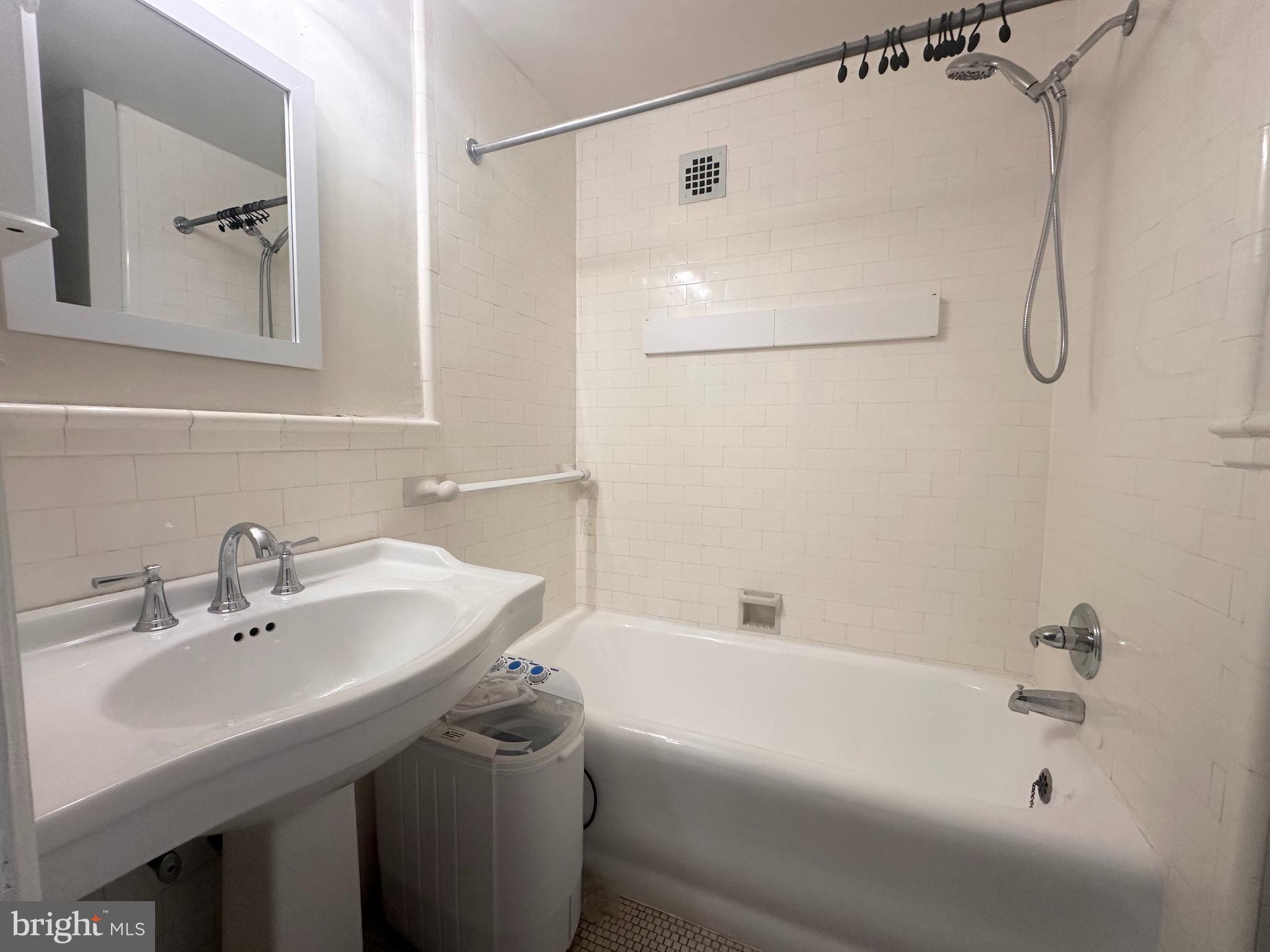 1324 Locust Street, Unit 1508 Philadelphia, PA 19107 - Photo 8 of 21
