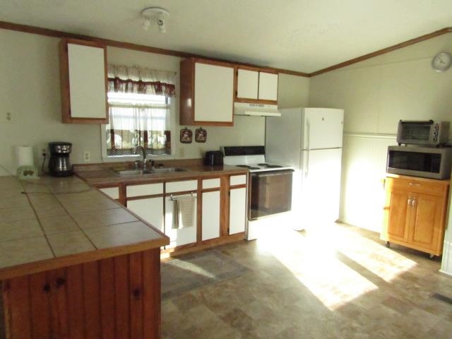 11 Dublin Street Gorham, NH 03581 - Photo 8 of 25