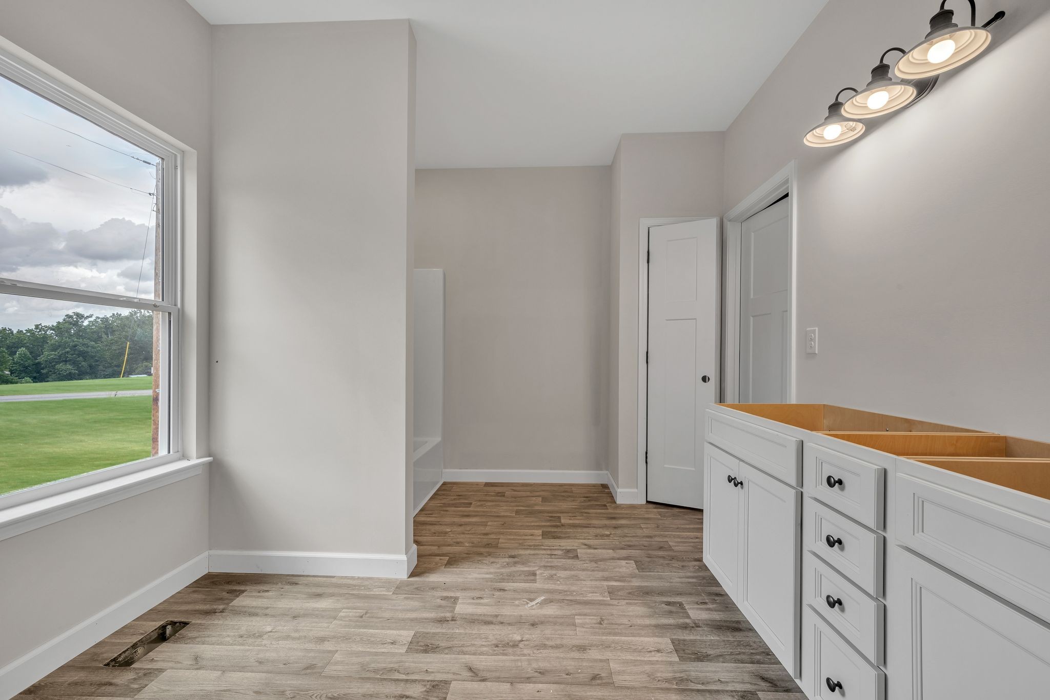878 Ford Road White Bluff, TN 37187 - Photo 19 of 34 2 Full Bathrooms w/ Granite Countertops