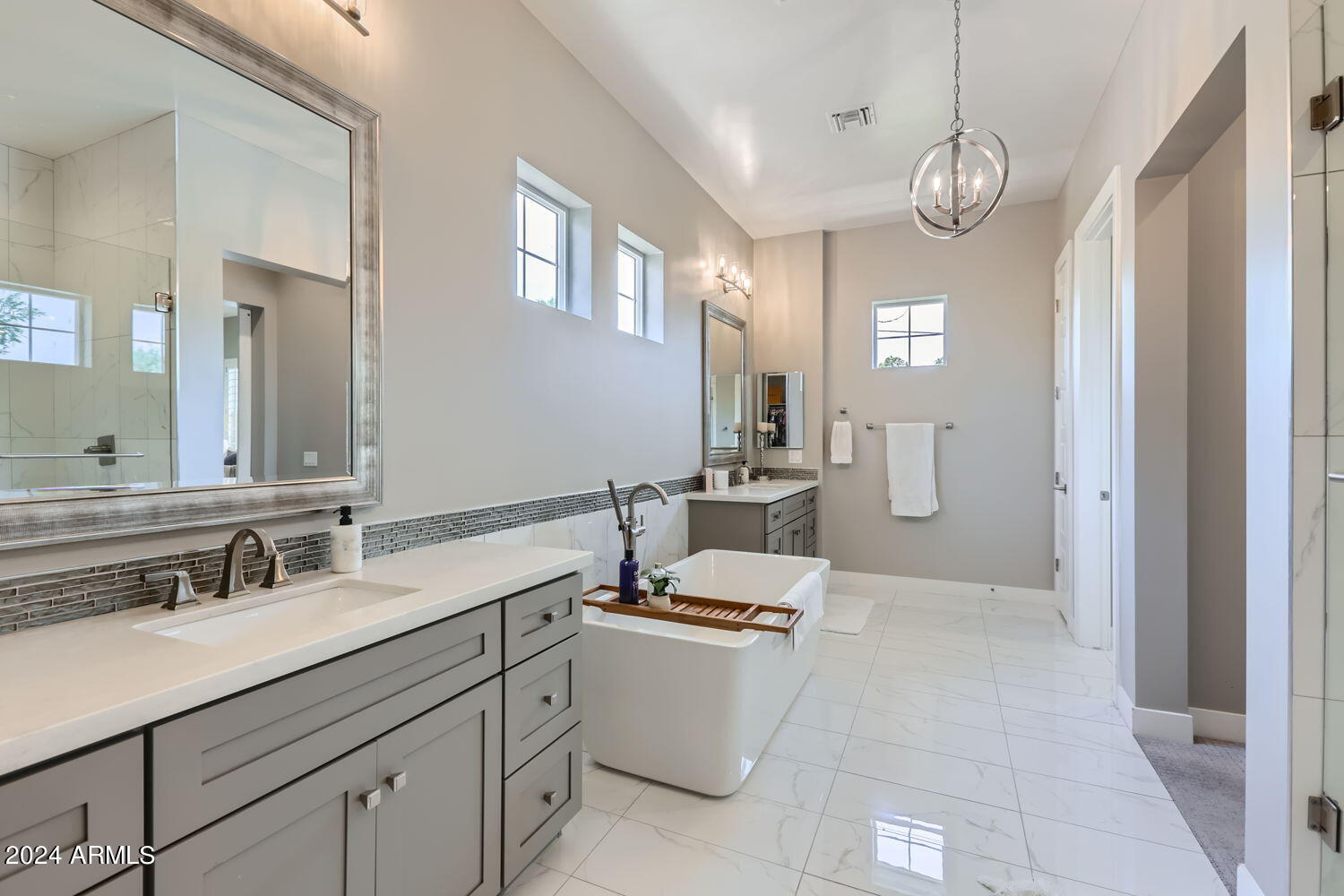 7834 North 11th Avenue Phoenix, AZ 85021 - Photo 14 of 37 Primary Bathroom