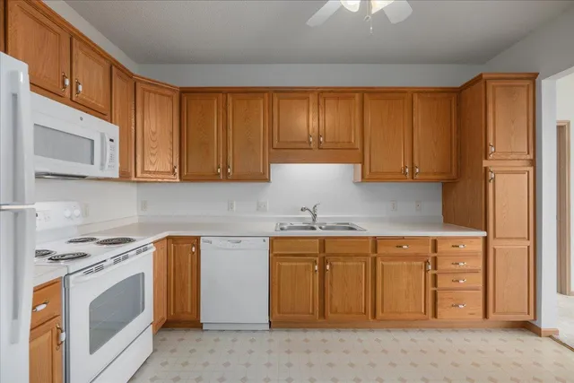 $345,000 | 1900 Rush Lake Trail, Unit 416, New Brighton, MN 55112