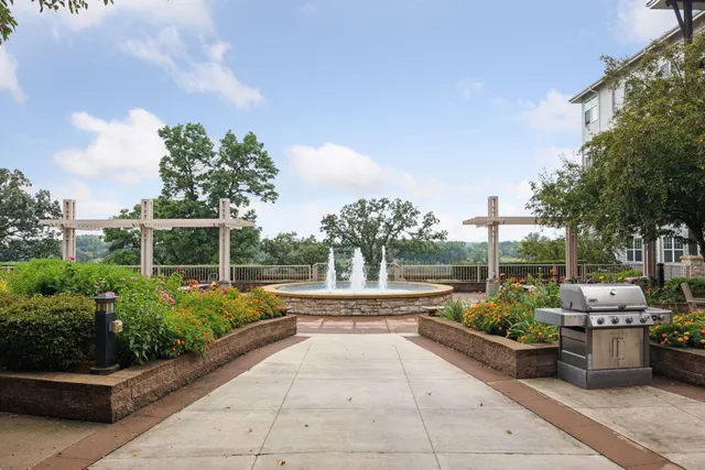 $345,000 | 1900 Rush Lake Trail, Unit 416, New Brighton, MN 55112