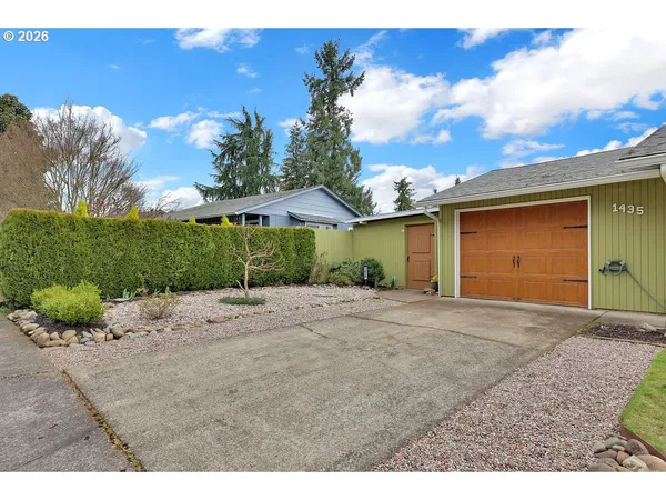 $350,000 | 1435 West Harrison Avenue, Cottage Grove, OR 97424