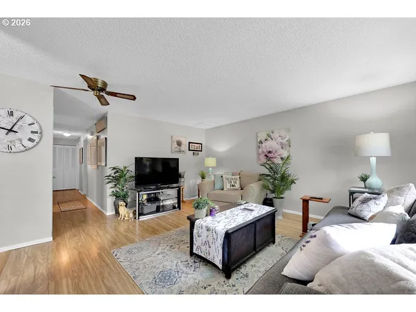 $350,000 | 1435 West Harrison Avenue, Cottage Grove, OR 97424