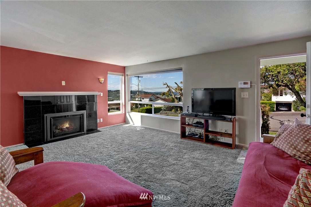1321 South 7th Street Renton, WA 98057 - Photo 2 of 24