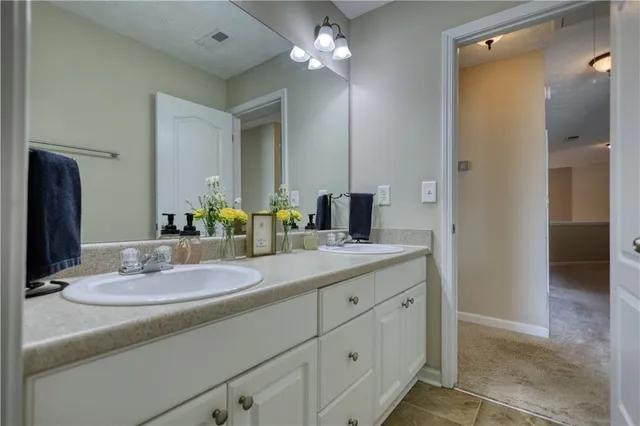 a view of an entryway with workspace