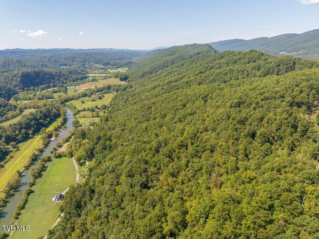 20181 North Fork River Road, Unit 6 7 8 Abingdon, VA 24210 - Photo 27 of 35 103441_24