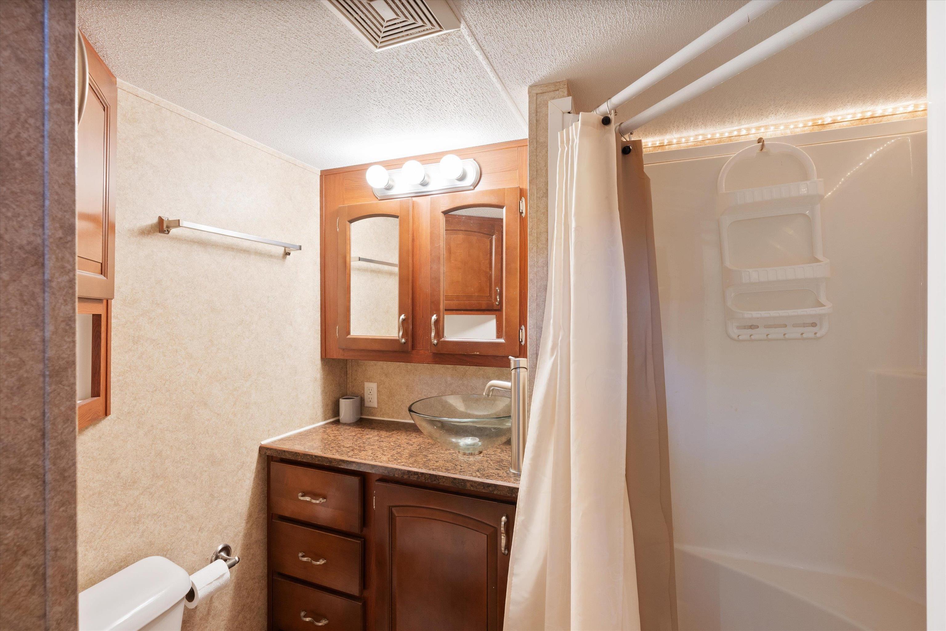 96 Hilliard Road, Unit 141 Laconia, NH 03246 - Photo 11 of 33 Gallery Image 11
