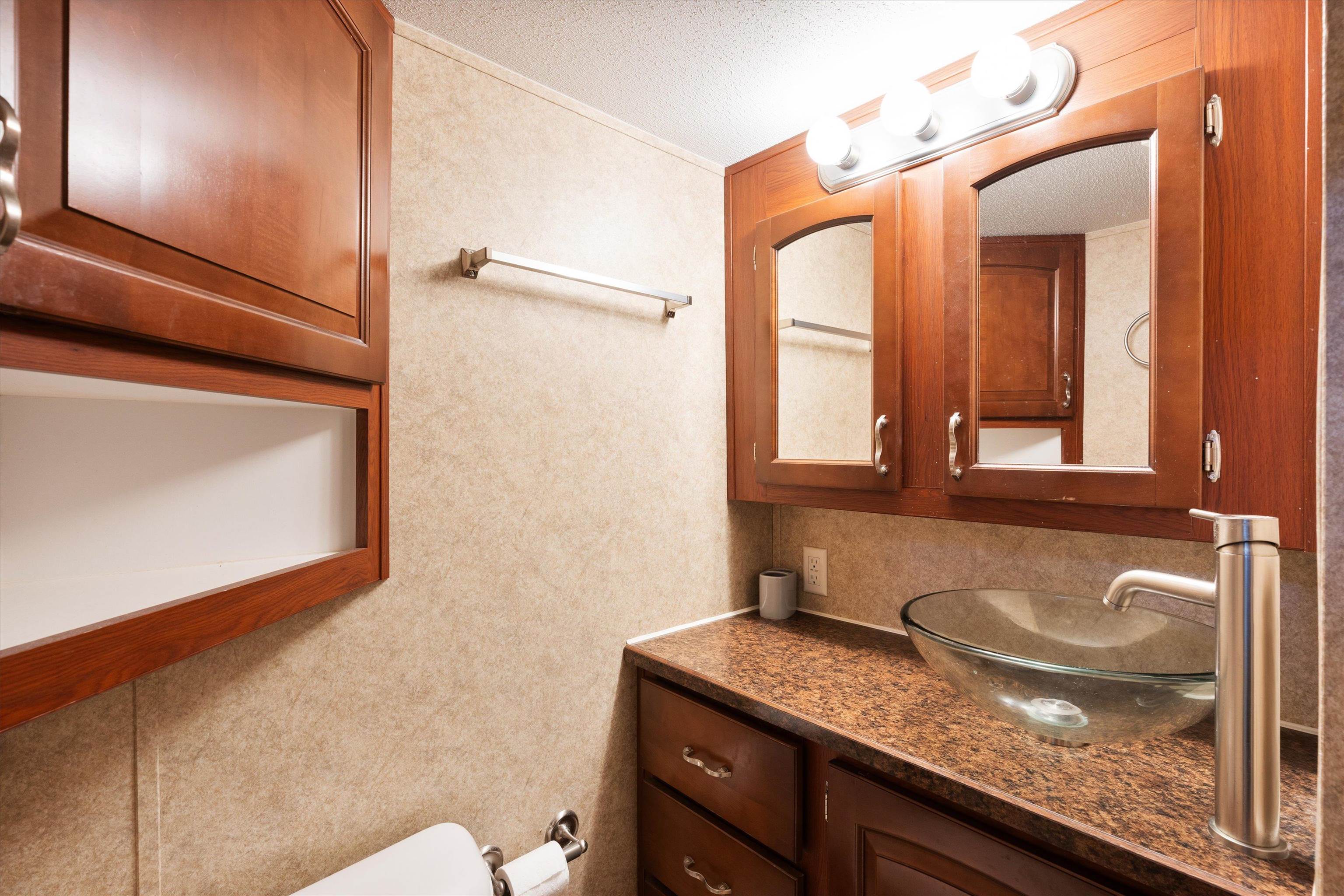 96 Hilliard Road, Unit 141 Laconia, NH 03246 - Photo 12 of 33 Gallery Image 12